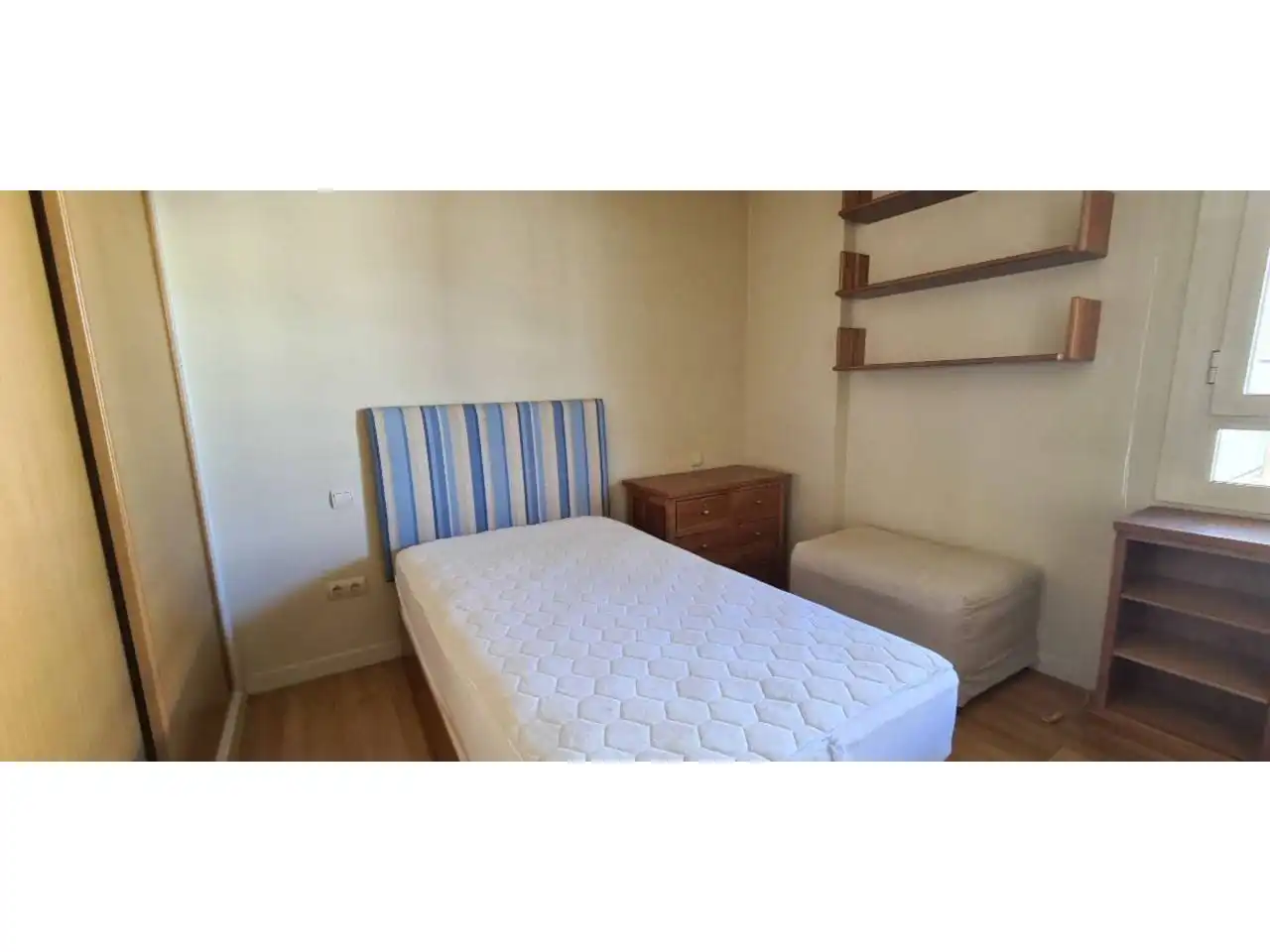 Bedroom of Apartments for rent in  Logroño  with Heating, Parquet flooring and Furnished