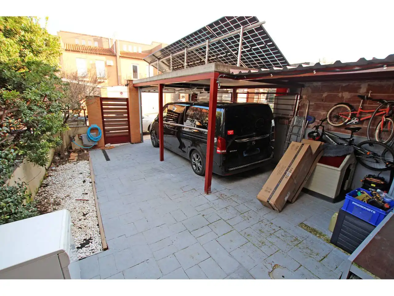 Parking de Casa adosada en venta en Yebes con Jardín privado