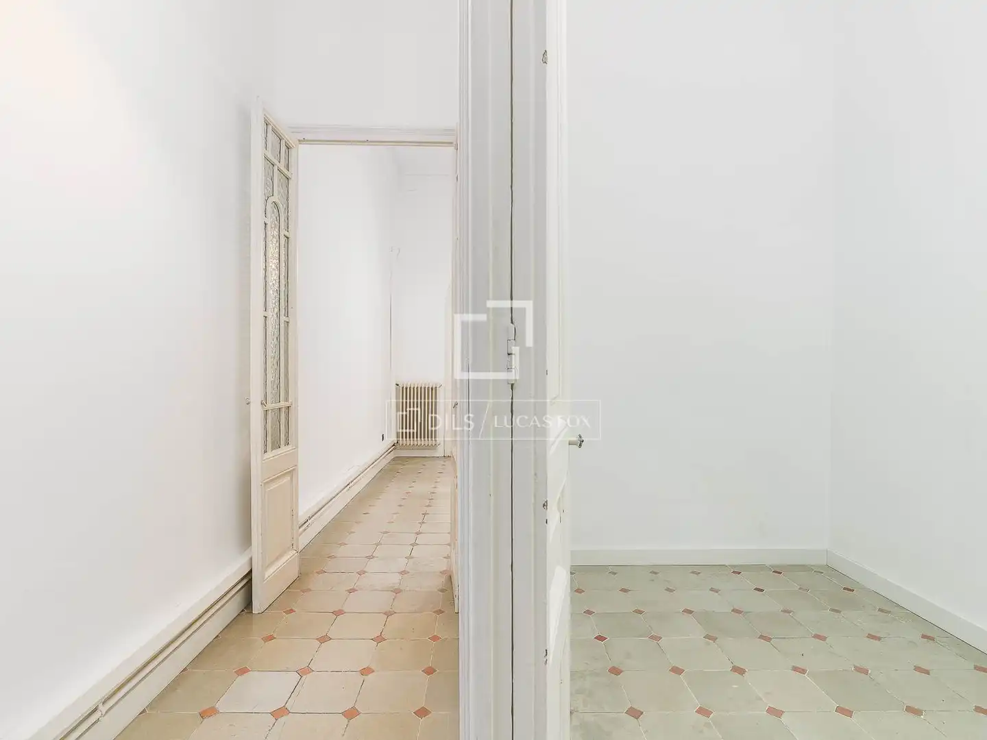 Flat for sale in Barcelona  with Air Conditioner, Terrace and Storage room