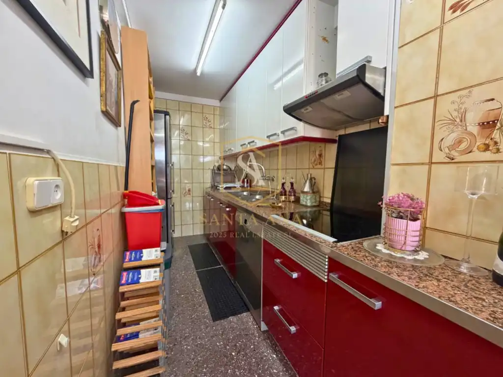 Cuina de Pis en venda en Badalona amb Aire condicionat, Calefacció i Balcó