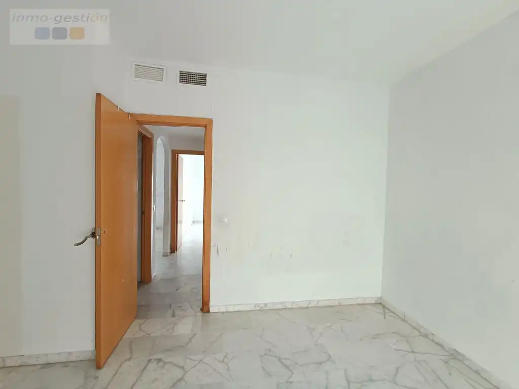 Flat for sale in Estepona