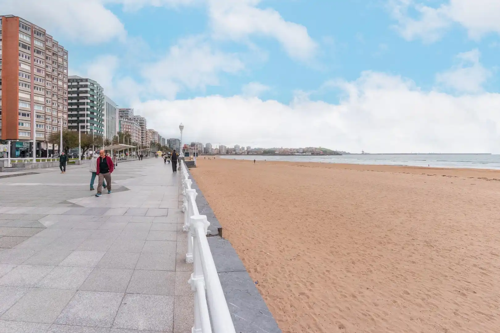 Vista exterior de Piso en venta en Gijón  con Calefacción y Amueblado
