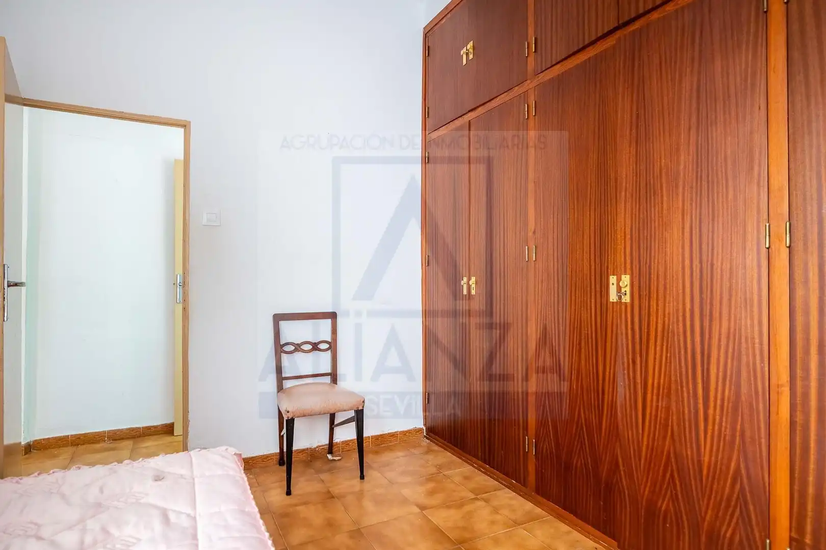 Habitación de Piso en venta en Camas con Aire acondicionado y Amueblado