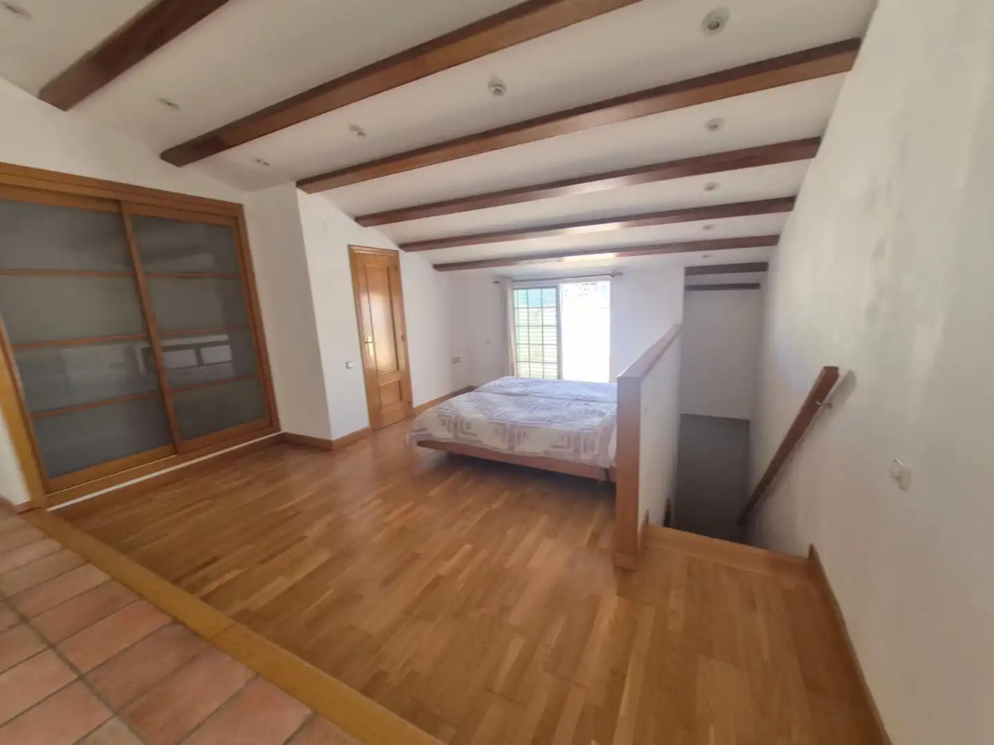 Casa adosada de alquiler en Manises con Aire acondicionado, Terraza y Amueblado