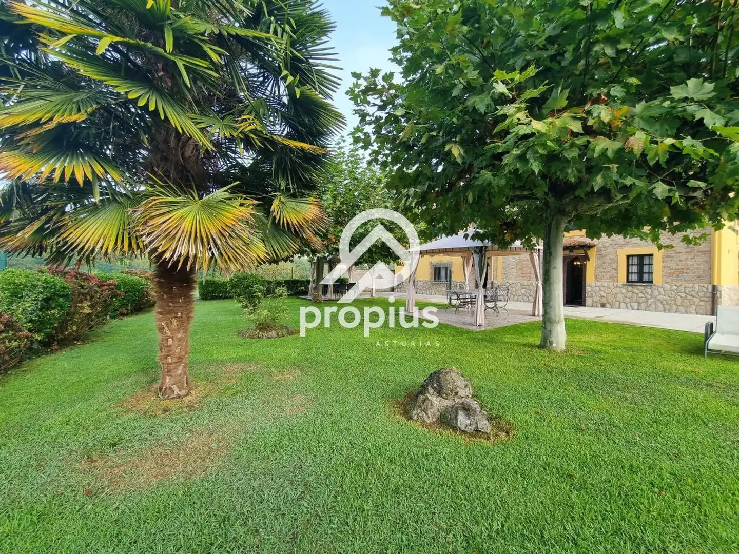 Jardín de Casa o chalet en venta en Parres con Calefacción, Jardín privado y Parquet