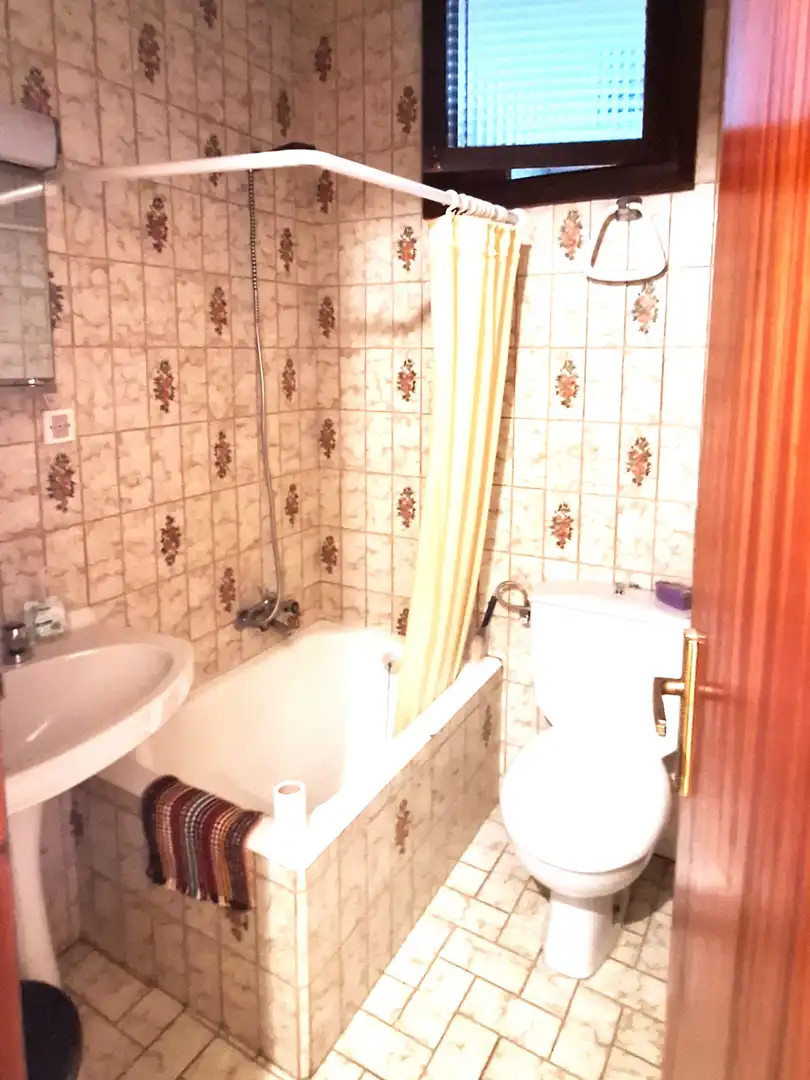 Bathroom of Houses for sale in Aguilar de Campoo  with Balcony