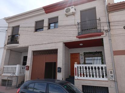 Vista exterior de Casa o xalet en venda en Illora amb Terrassa i Balcó