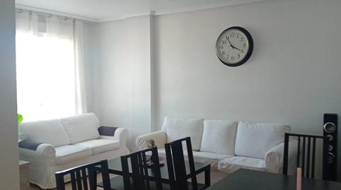 Foto 2 de Piso de alquiler en Centro - Muelle Pesquero, Torrevieja