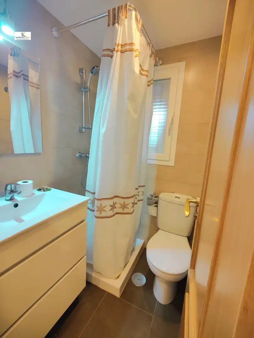 Baño de Piso en venta en Alicante / Alacant con Terraza, Trastero y Piscina comunitaria