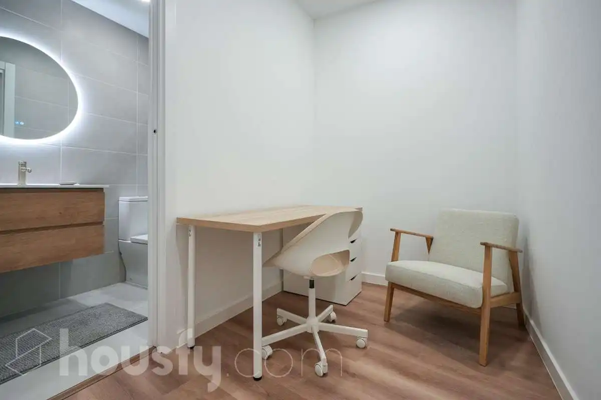 Bedroom of Ground floor for sale in Madrid  with Air Conditioner, Heating and Parquet flooring