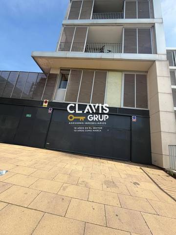 Garaje en Alquiler en AIGUABLAVA en La Trinitat Nova