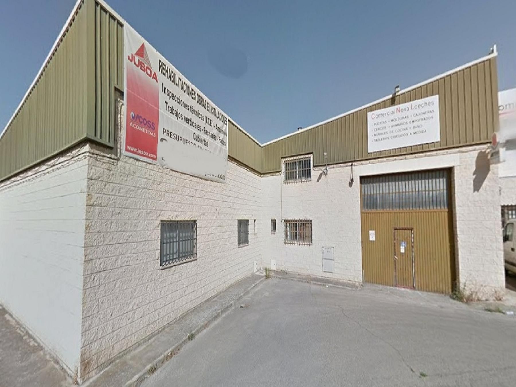 Vista exterior de Local en venta en Loeches