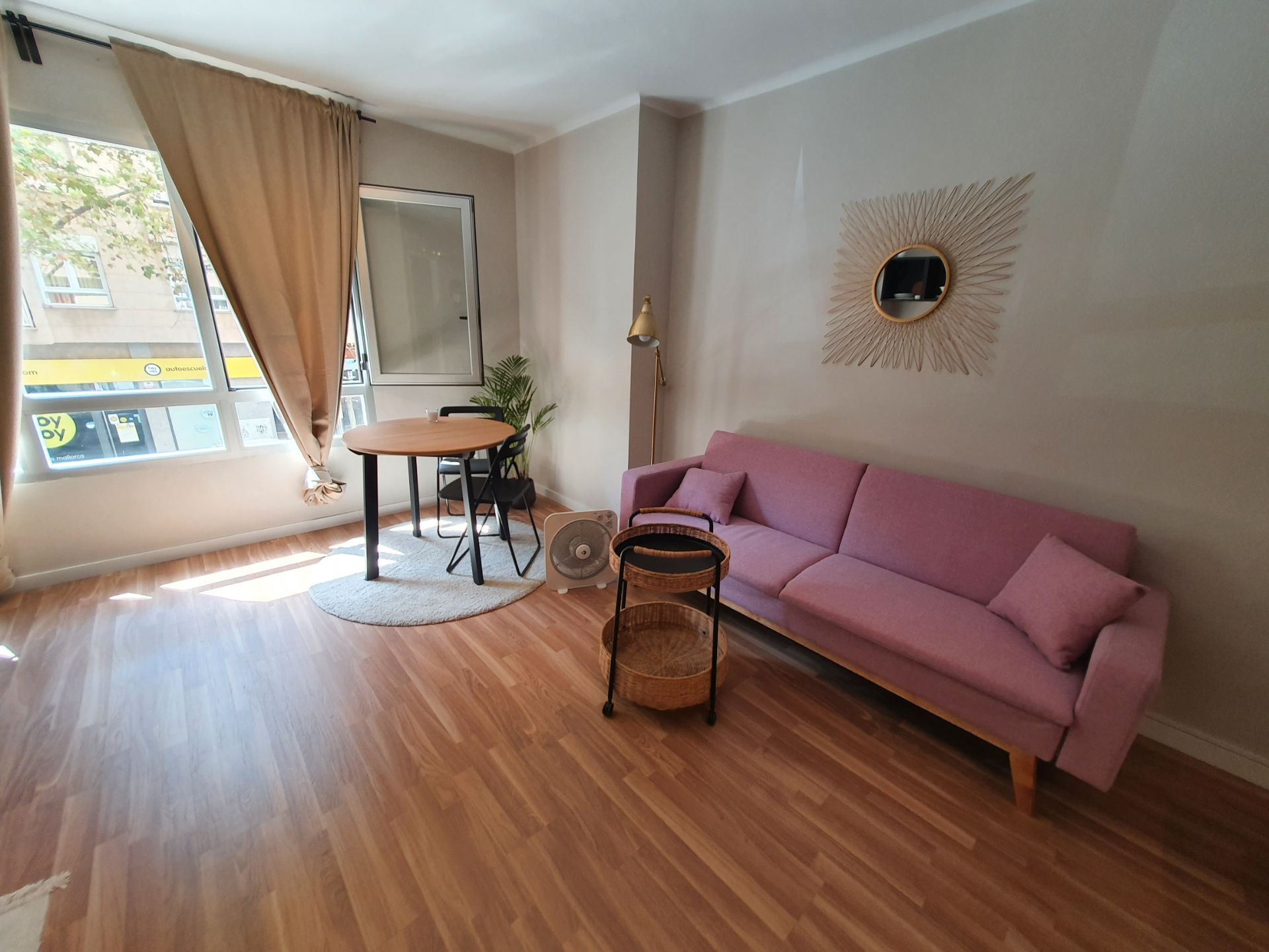 Living room of Apartment to rent in  Palma de Mallorca  with Parquet flooring, Furnished and Washing machine