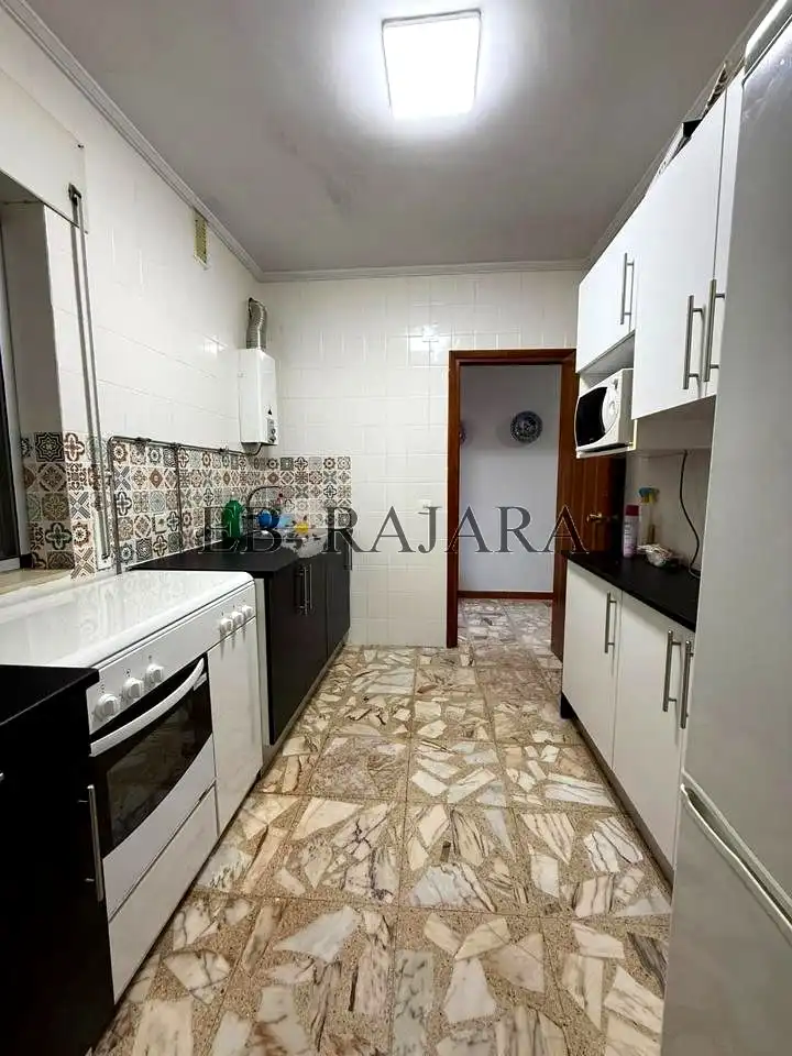 Cuina de Casa o xalet en venda en Cervera de los Montes amb Aire condicionat, Jardí privat i Terrassa