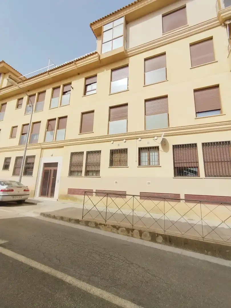 Vista exterior de Àtic en venda en Guadix amb Aire condicionat, Calefacció i Terrassa