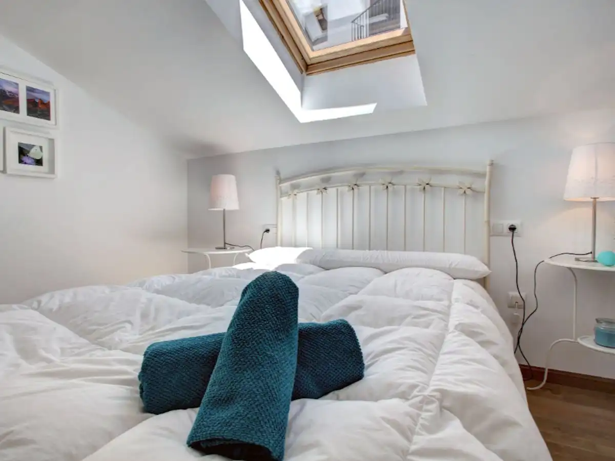 Schlafzimmer von Maisonette zur Miete in Benaocaz mit Klimaanlage, Heizung und Parkett