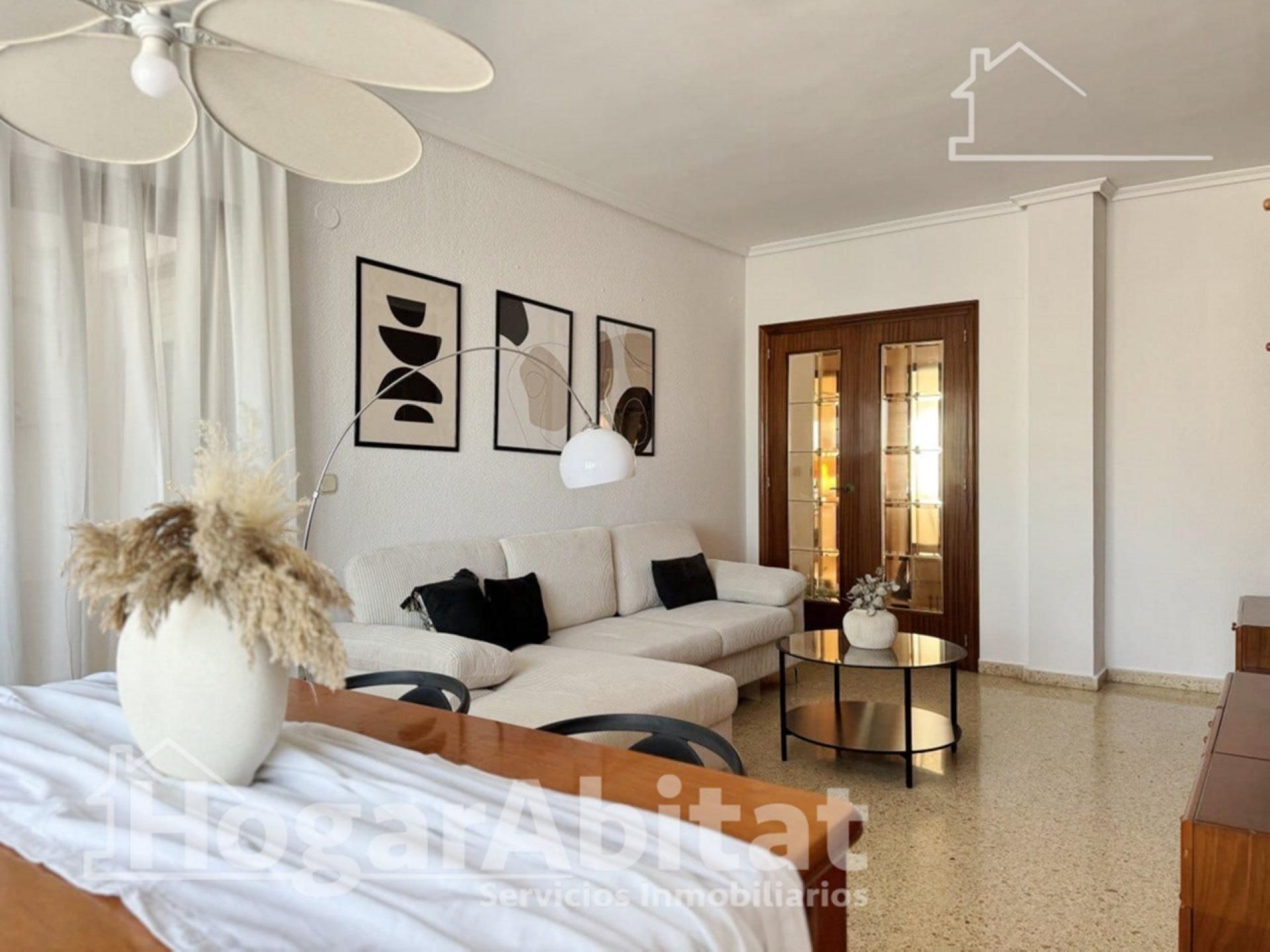 Sala d'estar de Pis en venda en Castellón de la Plana / Castelló de la Plana amb Aire condicionat