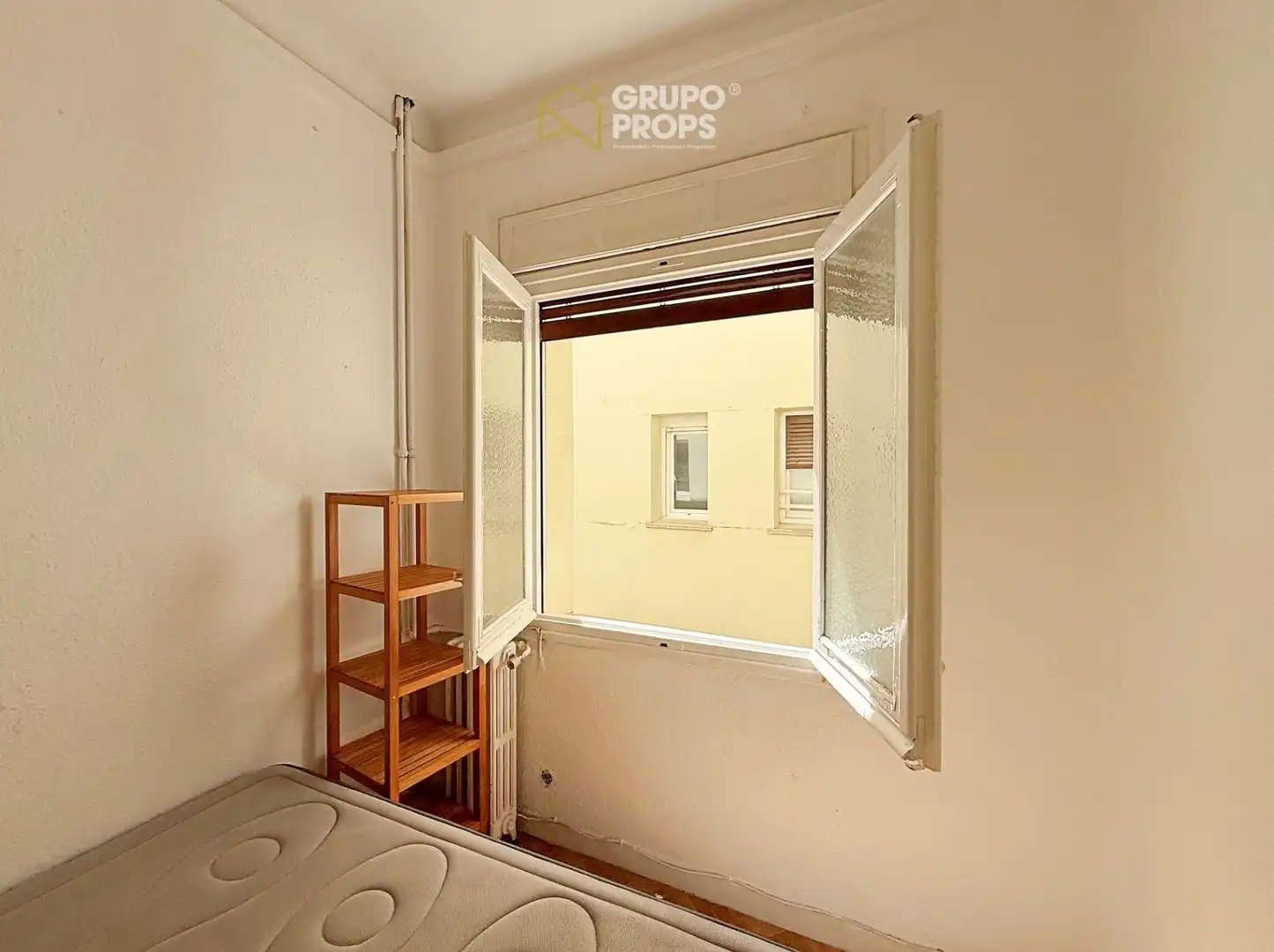 Bedroom of Flat for rent in Madrid  with Heating, Parquet flooring and Furnished