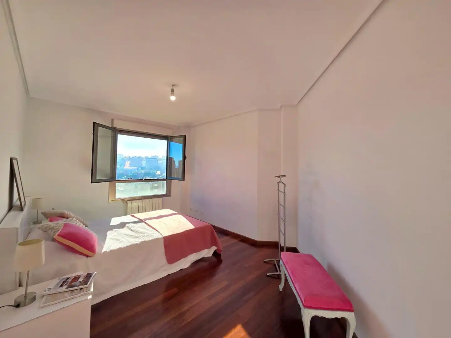 Schlafzimmer von Wohnung zum Verkauf in Santander mit Heizung, Privatgarten und Parkett