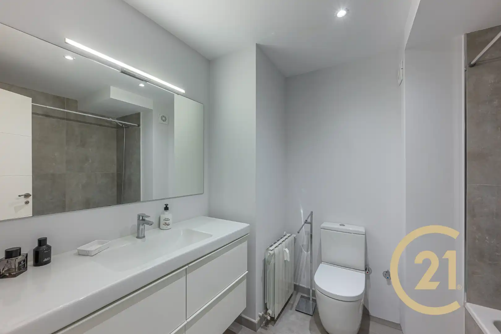 Baño de Planta baja en venta en Marbella con Aire acondicionado, Terraza y Amueblado