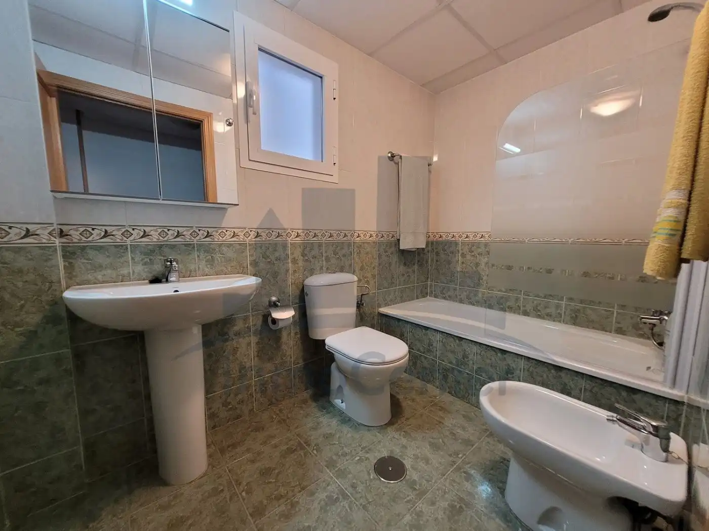 Baño de Piso de alquiler en Badajoz con Terraza y Amueblado