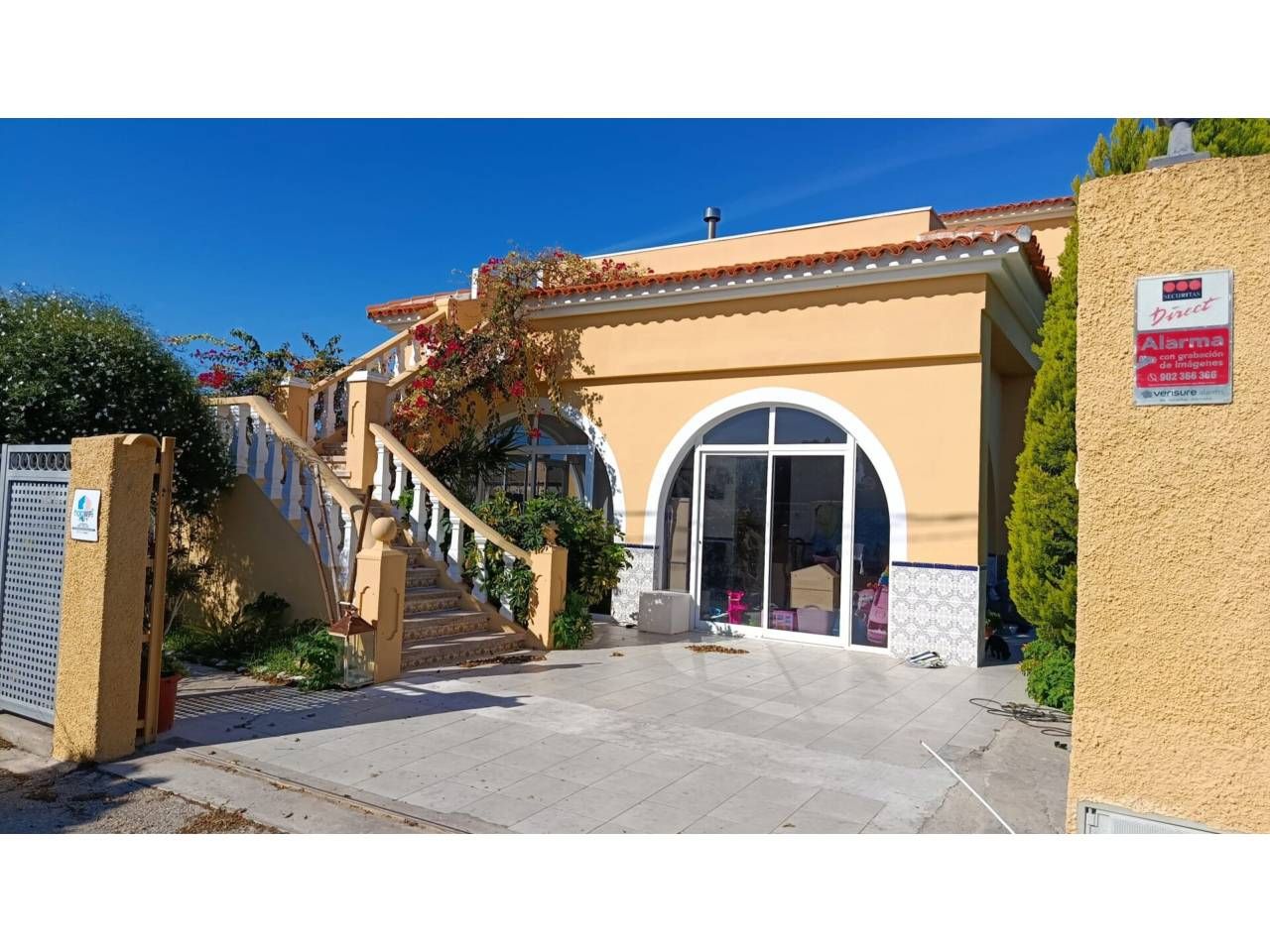 Exterior view of House or chalet for sale in Oliva  with Air Conditioner, Heating and Private garden