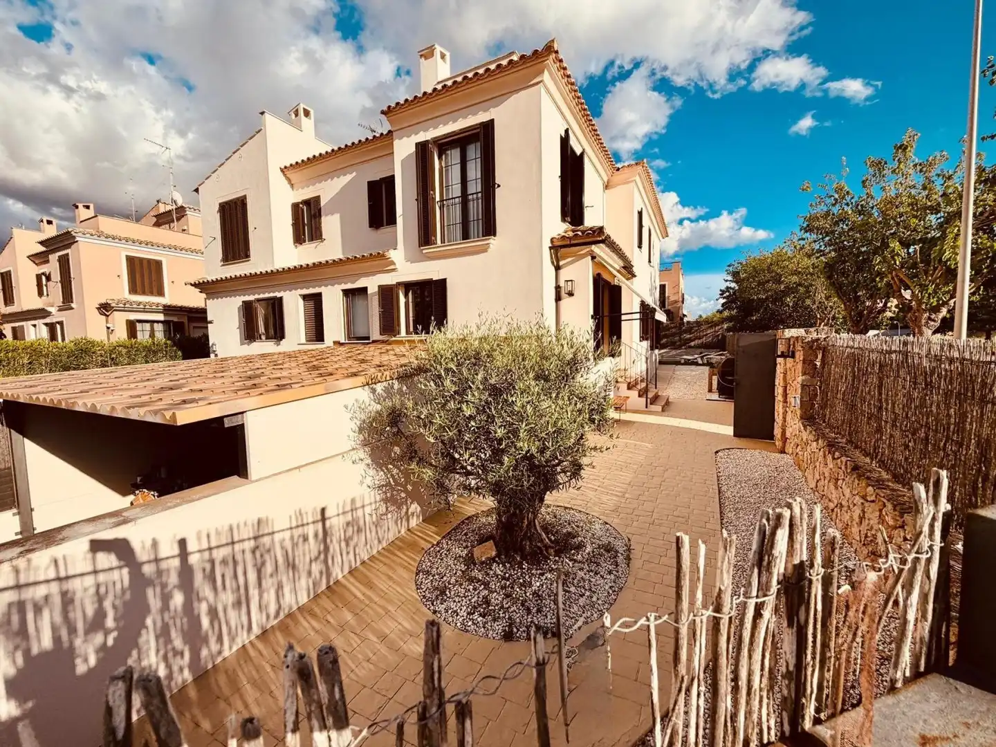 Vista exterior de Casa adosada en venda en Llucmajor amb Calefacció i Moblat