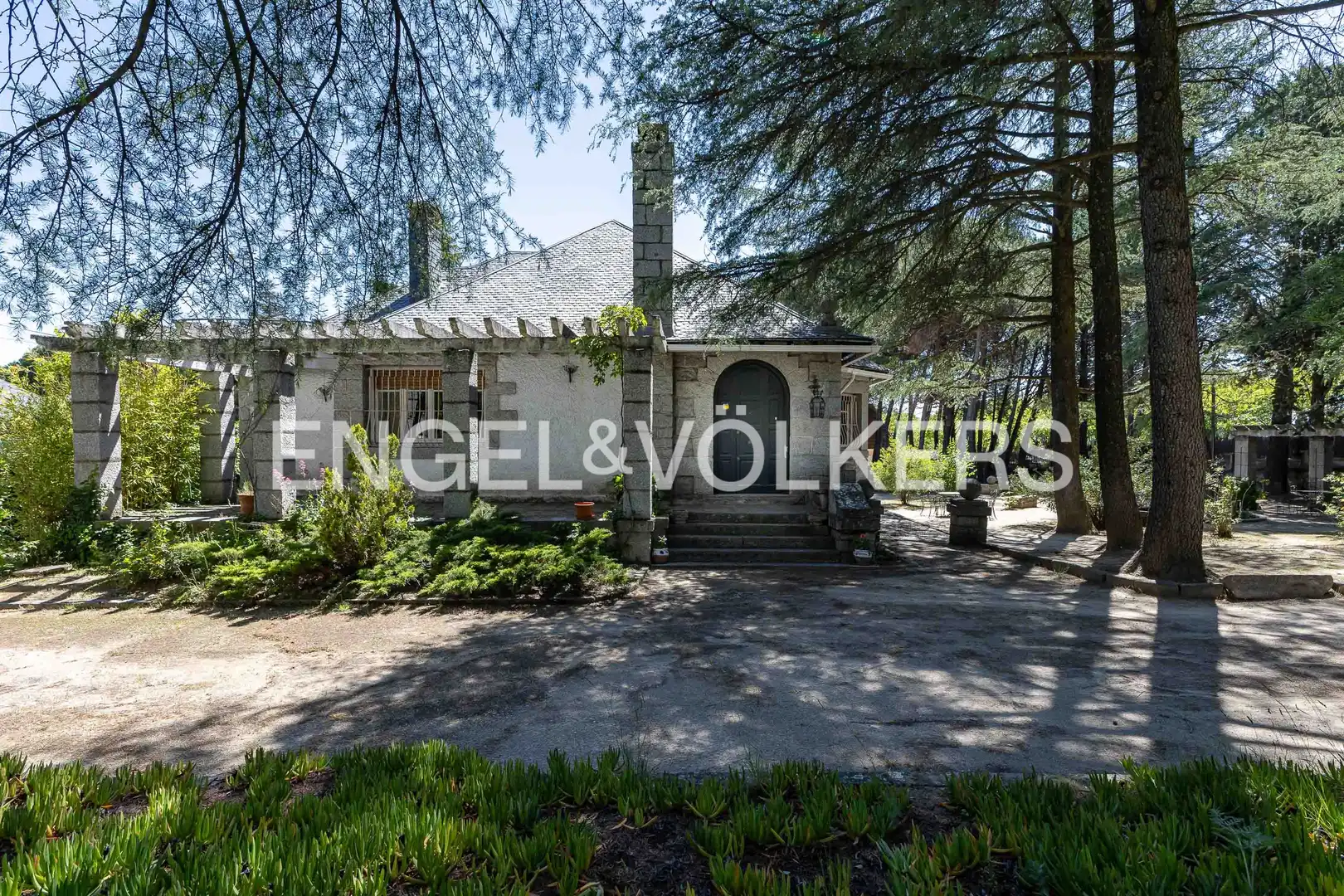 Vista exterior de Casa o chalet en venta en Torrelodones con Calefacción, Jardín privado y Terraza