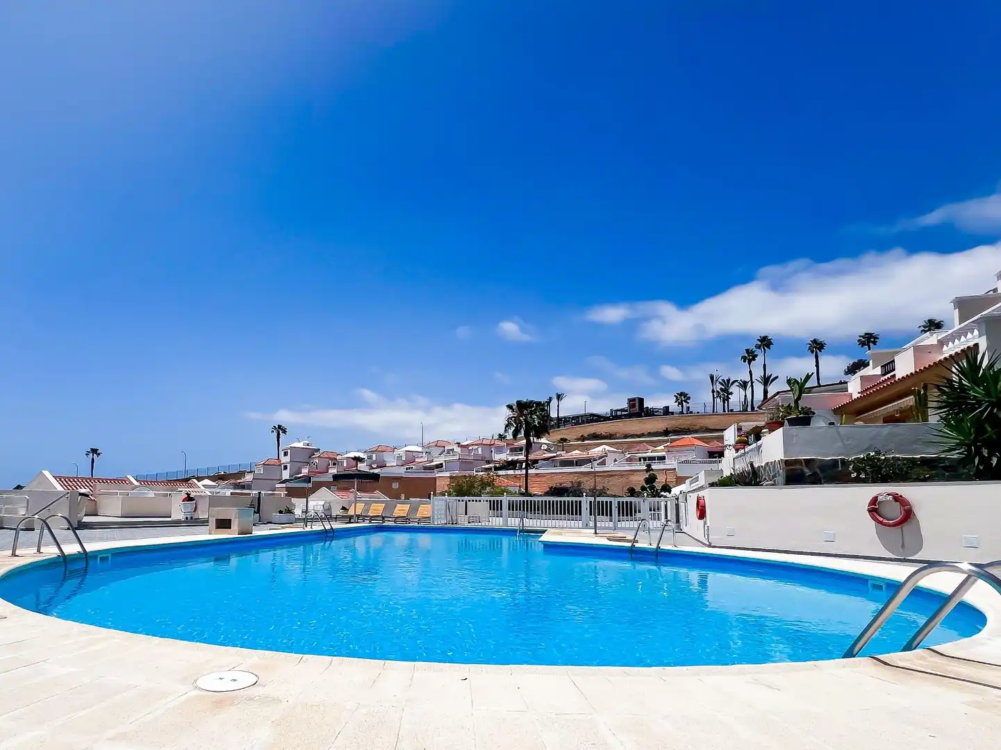 Piscina de Apartamento en venta en Adeje con Aire acondicionado, Terraza y Amueblado