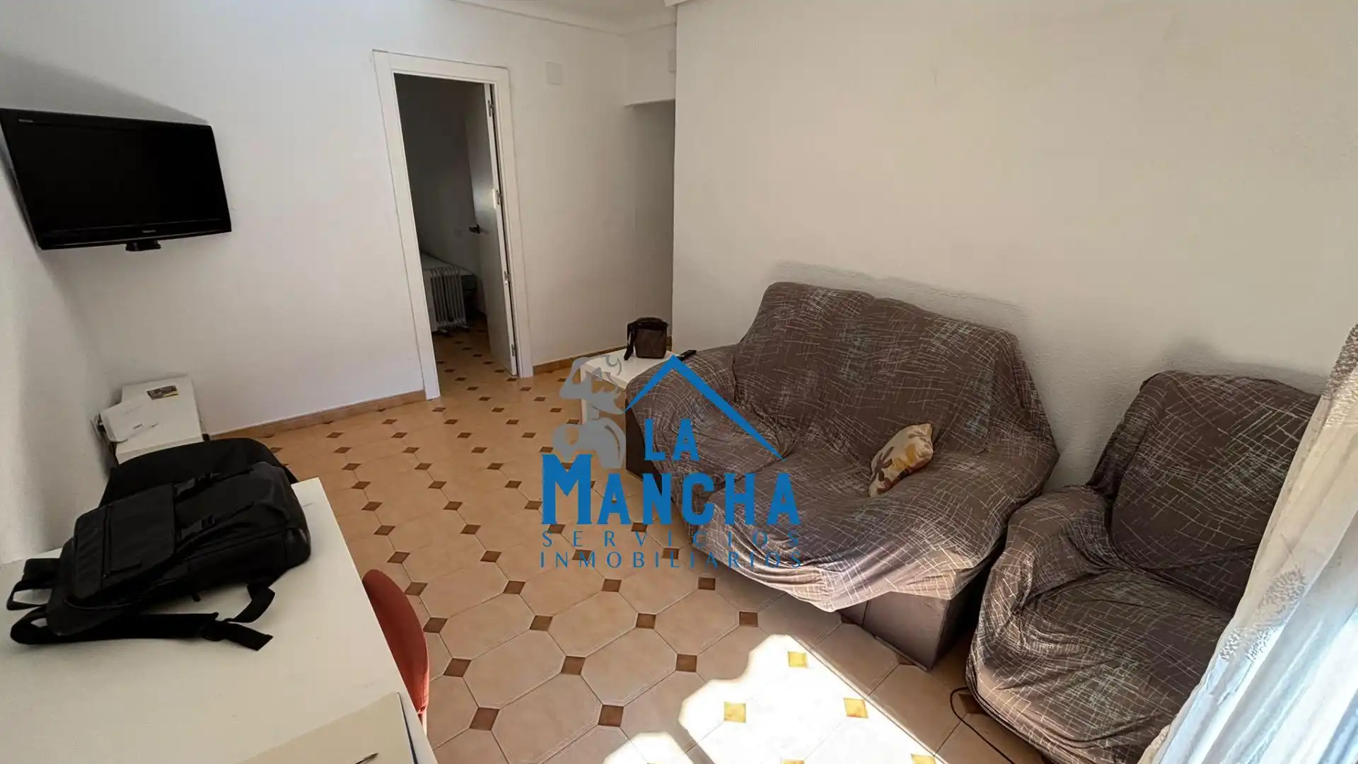 Living room of Flat for sale in  Albacete Capital  with Terrace, Furnished and Balcony