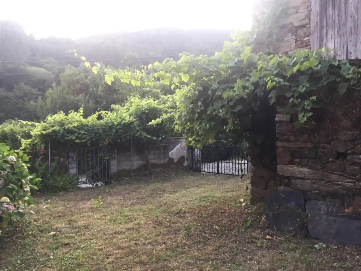 Casa adosada en venda en Ribeira de Piquín amb Jardí privat, Parquet i Moblat