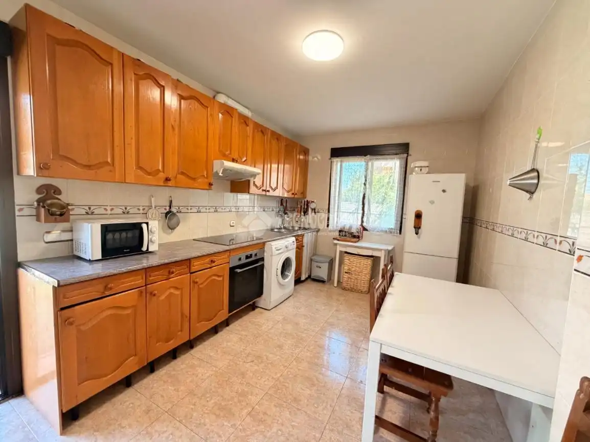 Cocina de Casa adosada en venta en Segovia con Calefacción