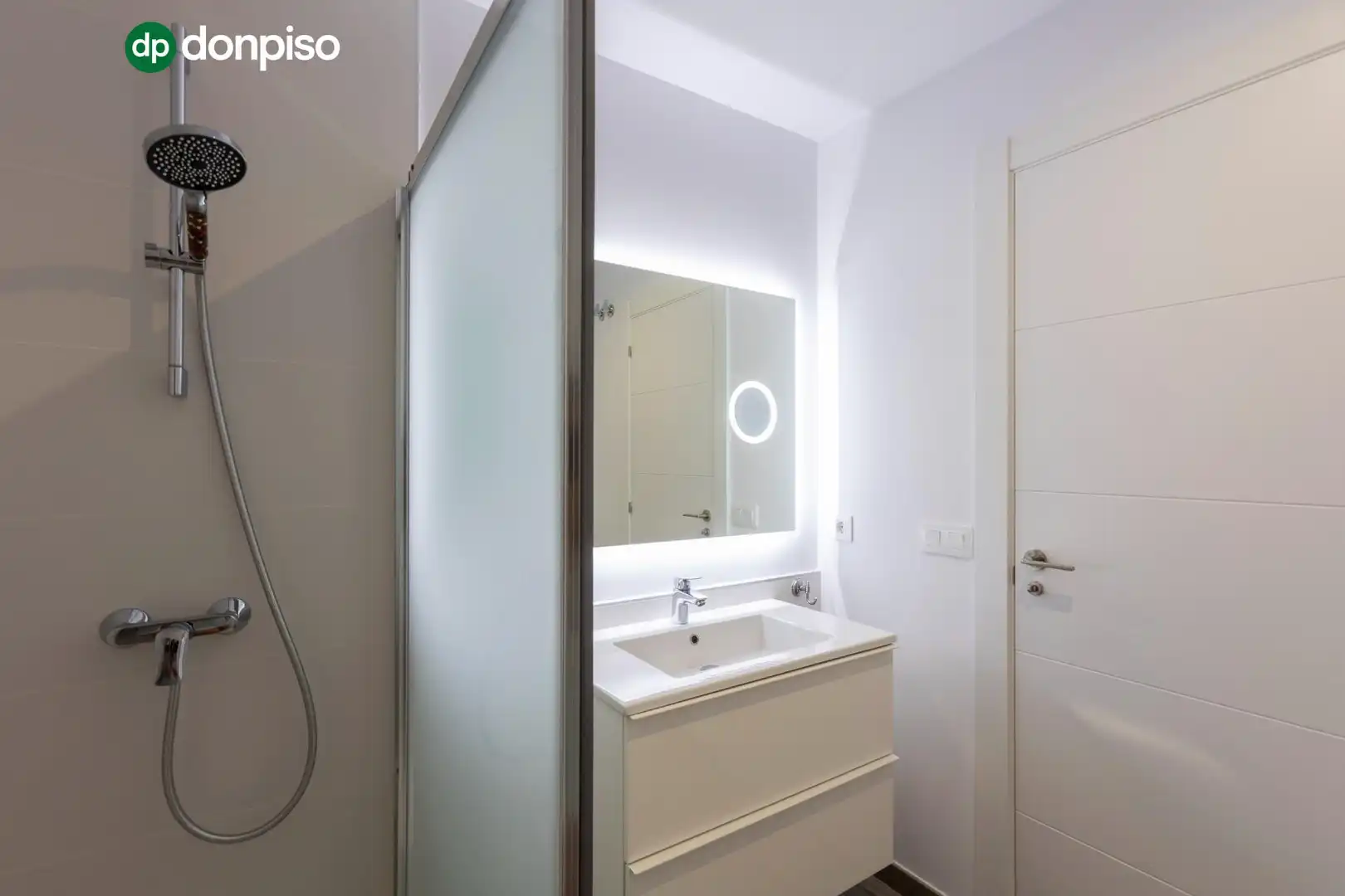 Bathroom of Attic for sale in Salobreña  with Air Conditioner, Terrace and Storage room