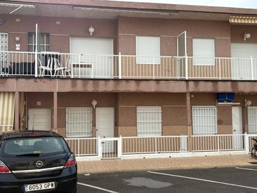 Apartament amb balcó en venda a Calle Elda 118