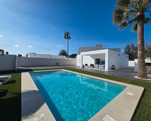 Swimming pool of House or chalet to rent in Conil de la Frontera  with Air Conditioner, Heating and Swimming Pool