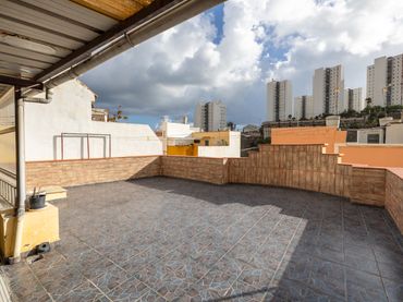 Casa aparellada en venda a Calle Salamanca 56