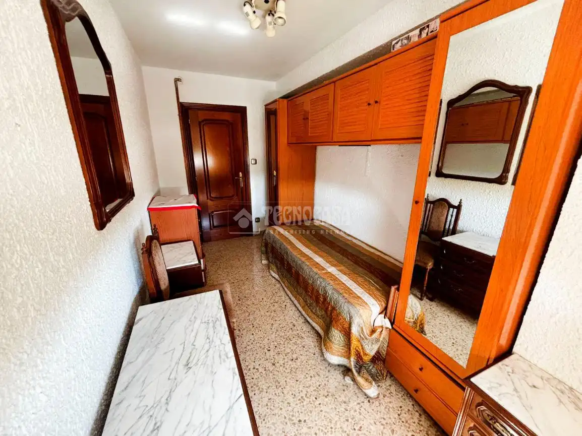 Bedroom of Flat for sale in Zaragoza  with Heating and Balcony