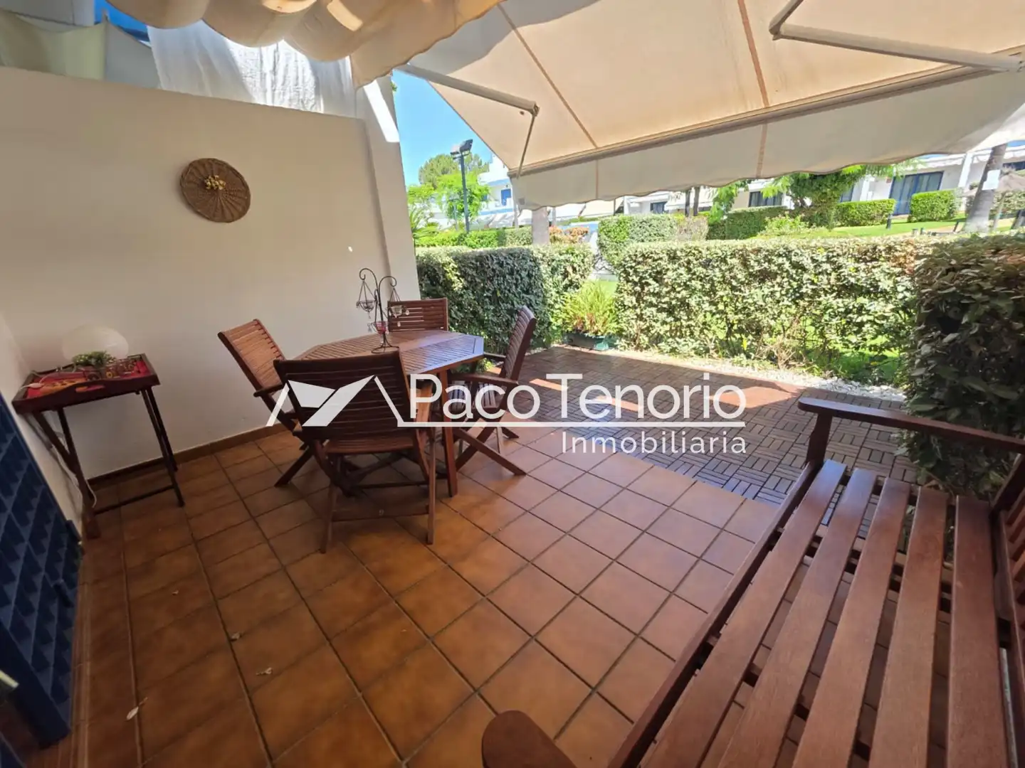 Terrasse von Einfamilien-Reihenhaus zum Verkauf in Islantilla mit Terrasse, Möbliert und Waschmaschine