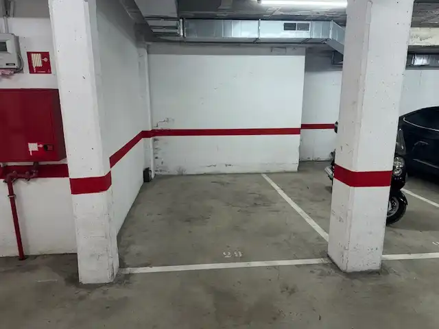 Aparcament amb ascensor en venda a Carrer Bomba 1, imagen 21
