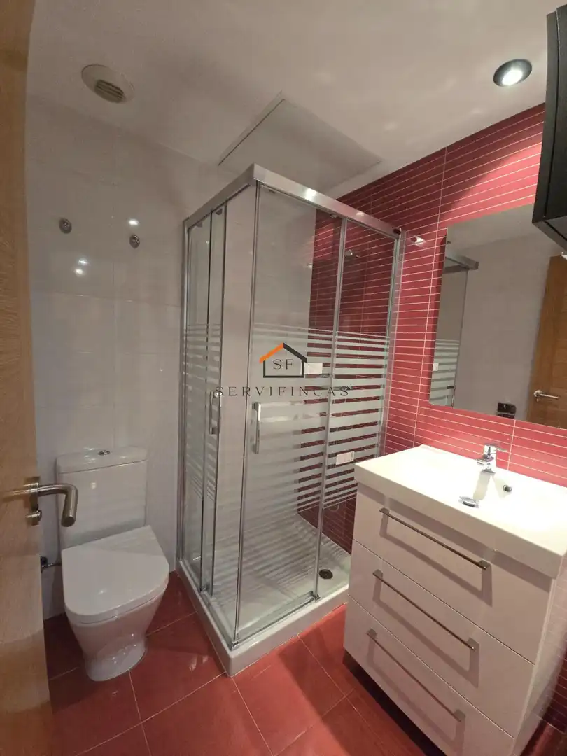Bathroom of Flat for rent in Madrid  with Air Conditioner, Heating and Storage room