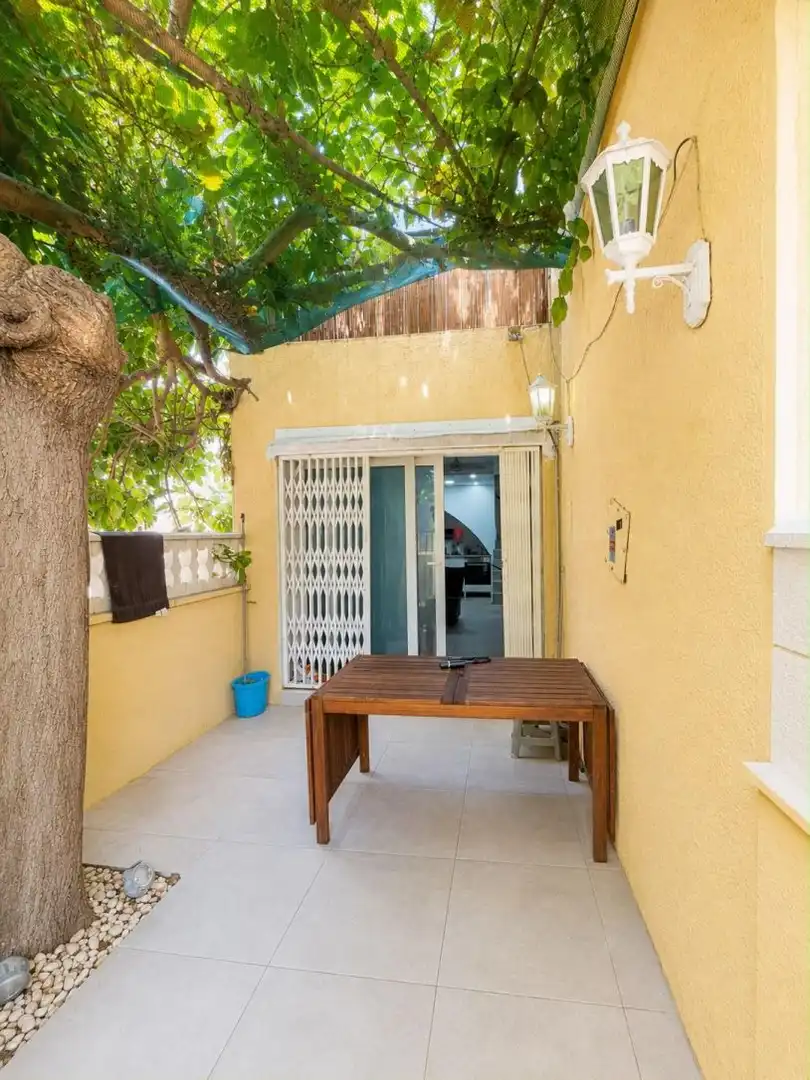 Villa mit Garten zum Verkauf in Carrer Muga-B, imagen 2