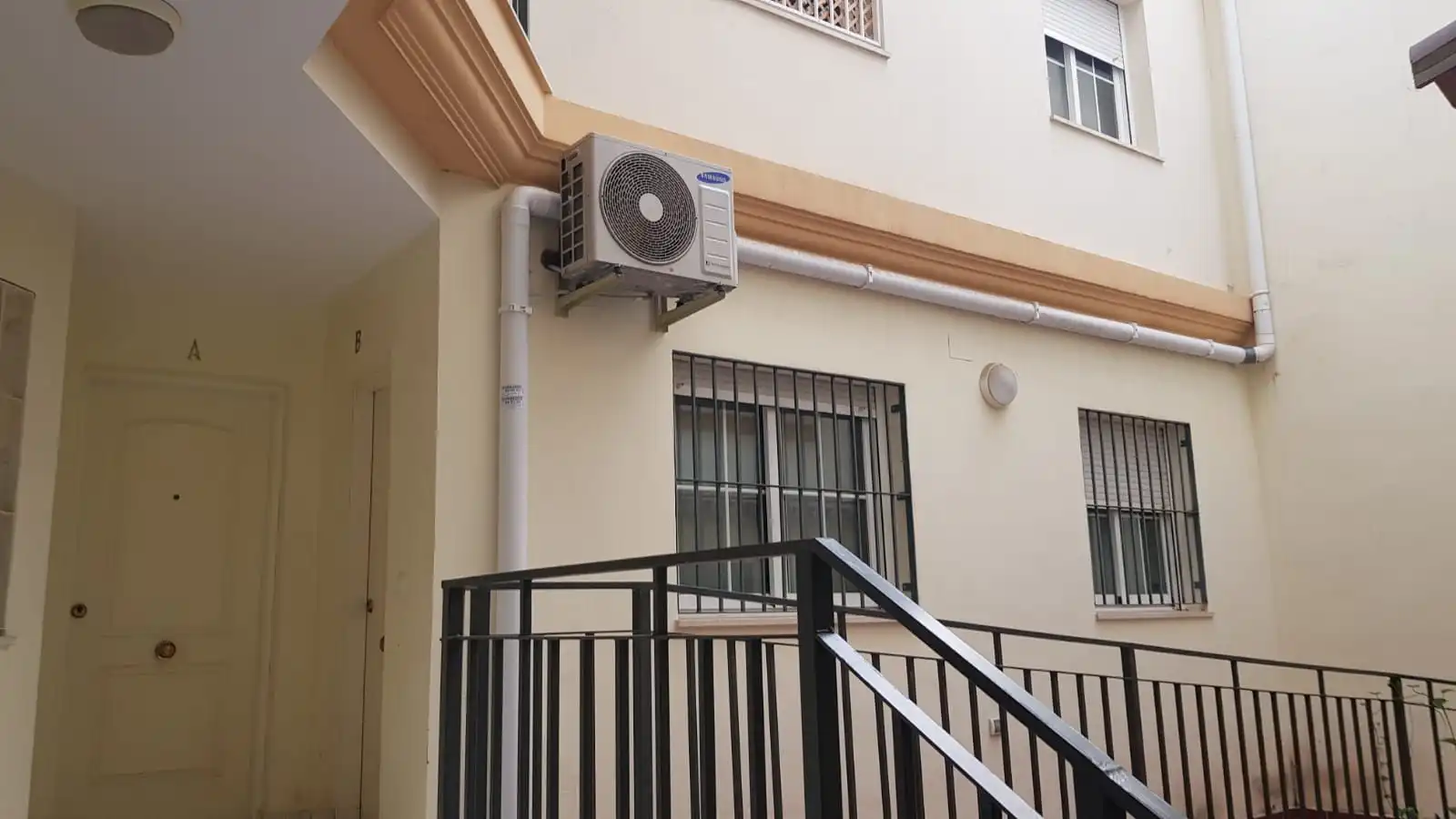 Exterior view of Apartments for rent in Málaga  with Air Conditioner, Furnished and Washing machine