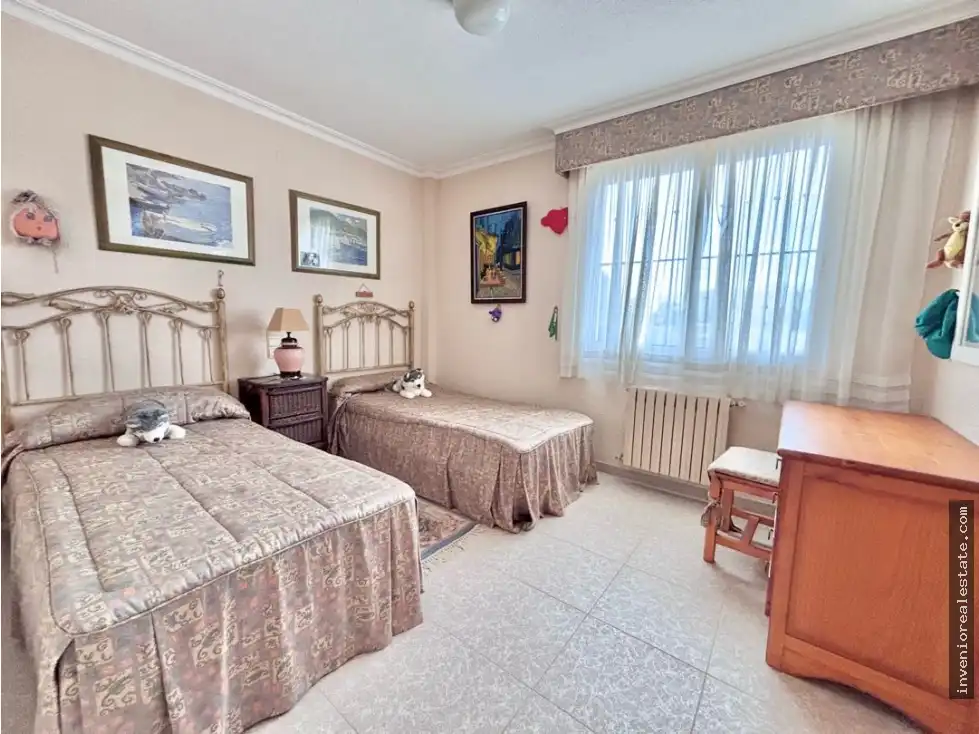 Dormitori de Casa o xalet en venda en Benicasim / Benicàssim amb Terrassa i Piscina