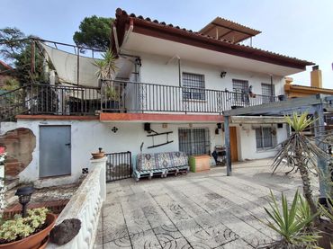 Casa a schiera con giardino in vendita a Carrer Gavarres