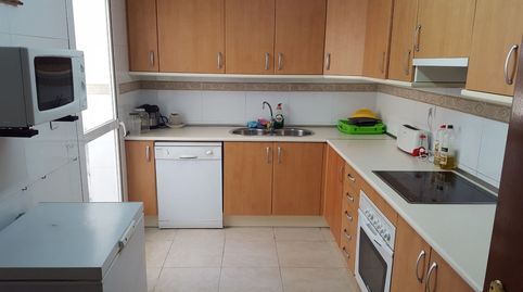 Foto 2 de Piso de alquiler en Calle Escritora Josefina Aldecoa, El Cónsul - Ciudad Universitaria - El Romeral, Málaga Capital