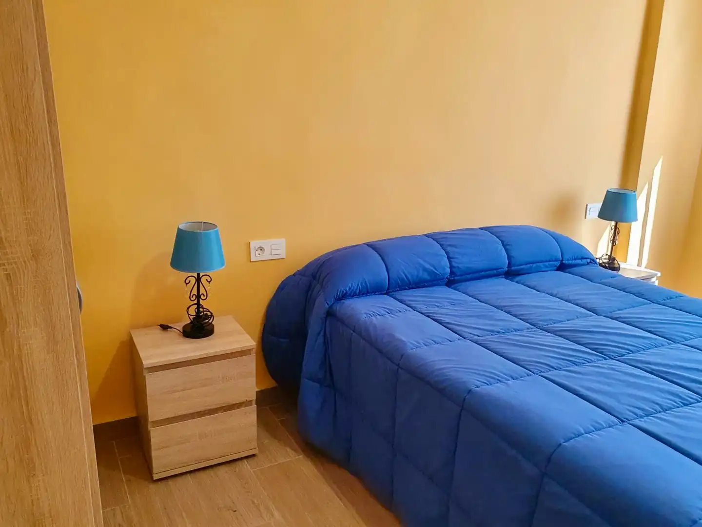 Bedroom of Flat for rent in Granada  with Air Conditioner, Heating and Parquet flooring