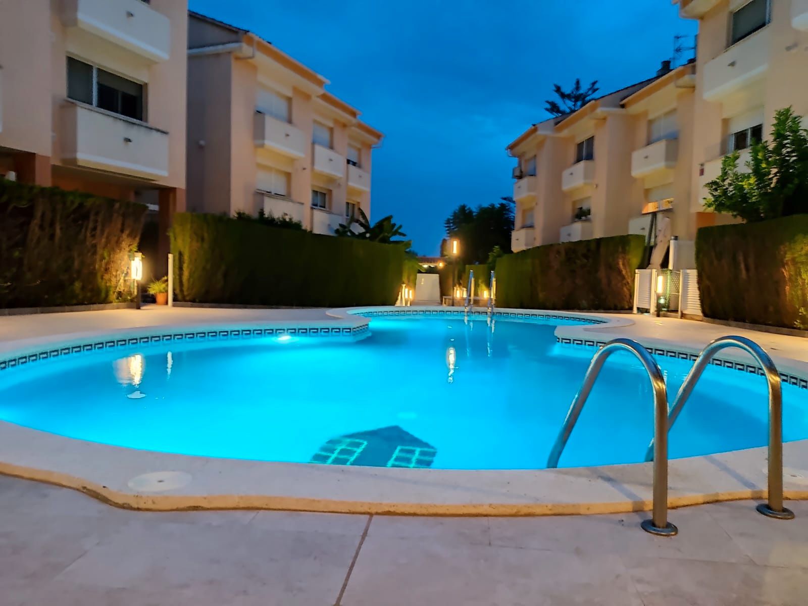 Piscina de Casa adosada en venda en Torredembarra amb Calefacció, Jardí privat i Terrassa