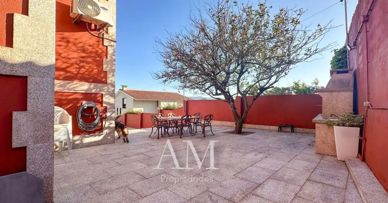 Terrassa de Casa o xalet en venda en Nigrán amb Calefacció, Jardí privat i Terrassa