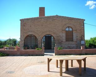 Vista exterior de Finca rústica en venda en Sant Carles de la Ràpita amb Piscina