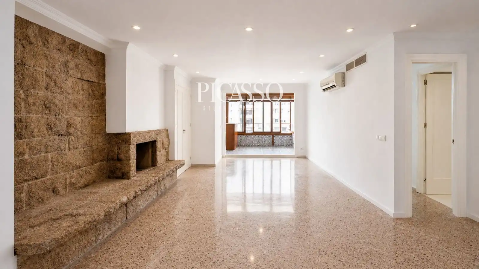 Piso con piscina en venta en Danza Invisible